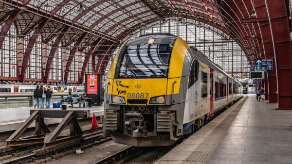 32. Un Train Ou à Bus Tous Les Quarts D’heure Près De Chez Soi